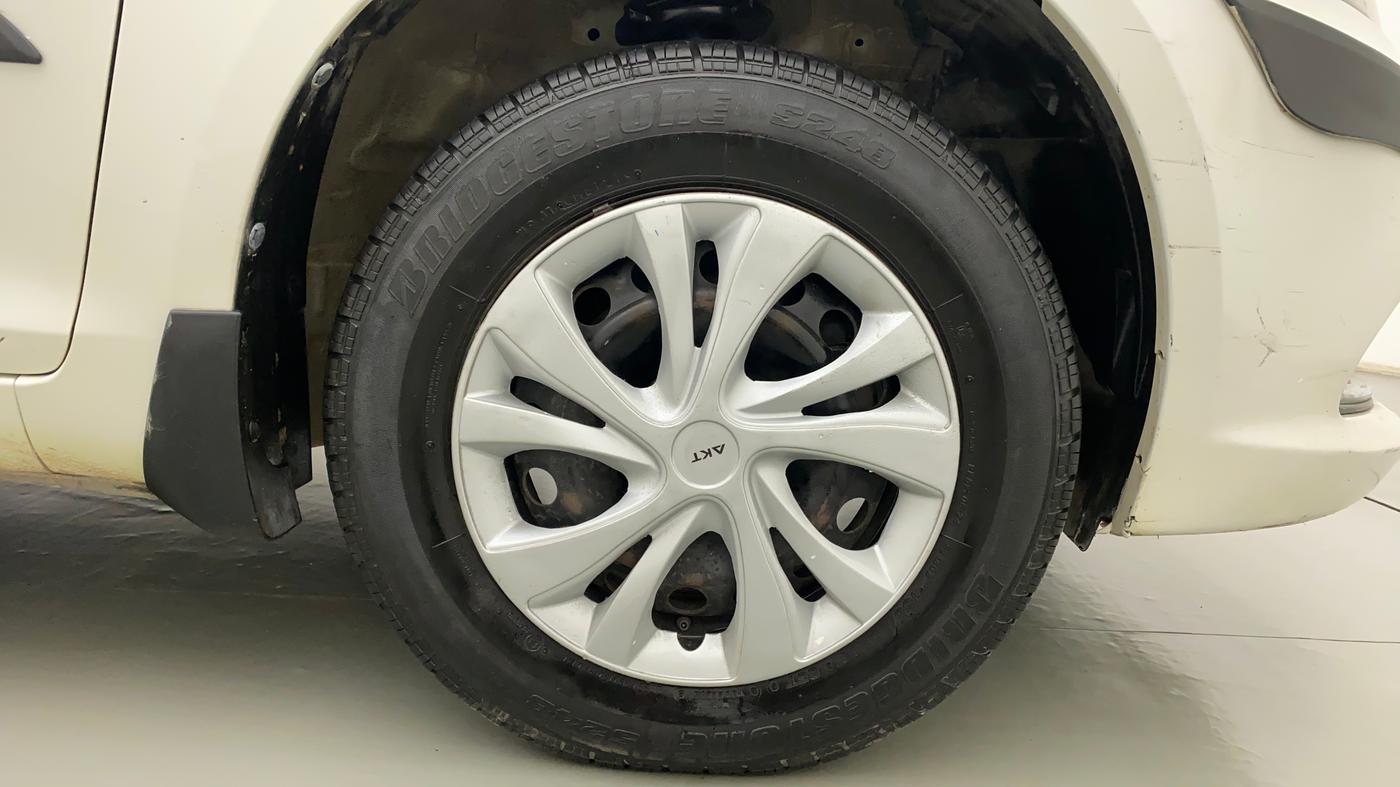 2015 Maruti Swift Dzire VXI, Petrol, Manual, 85,929 km, Right Front Wheel