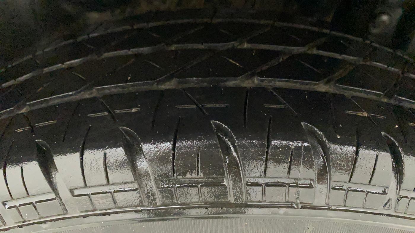 2015 Maruti Swift Dzire VXI, Petrol, Manual, 85,929 km, Left Rear Tyre Tread
