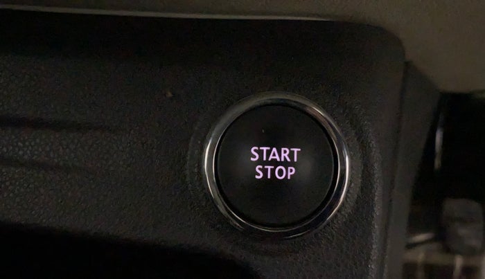 2018 Renault Captur RXE PETROL, Petrol, Manual, 17,991 km, Keyless Start/ Stop Button