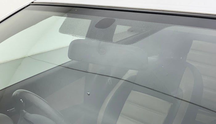2011 Hyundai i20 MAGNA (O) 1.2, Petrol, Manual, 72,982 km, Front windshield - Minor spot on windshield