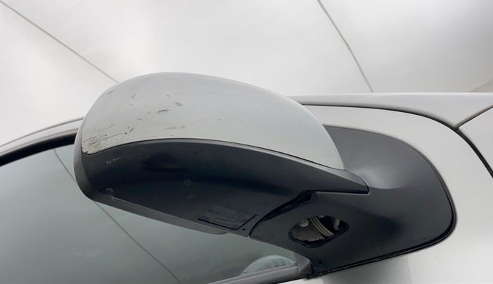 2011 Hyundai i20 MAGNA (O) 1.2, Petrol, Manual, 72,982 km, Right rear-view mirror - Cover has minor damage
