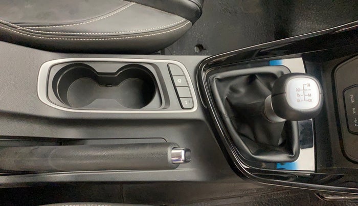 2020 MG HECTOR SHARP 2.0 DIESEL, Diesel, Manual, 45,369 km, Gear Lever