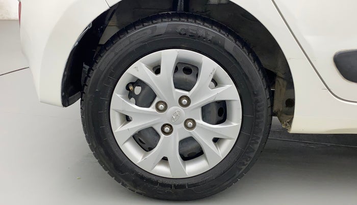 2015 Hyundai Grand i10 MAGNA 1.2 KAPPA VTVT, Petrol, Manual, 68,196 km, Right Rear Wheel