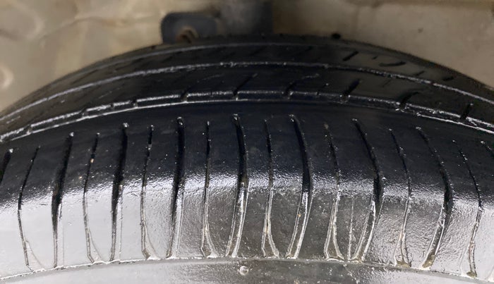 2017 Maruti Celerio VXI d, Petrol, Manual, 67,482 km, Right Front Tyre Tread