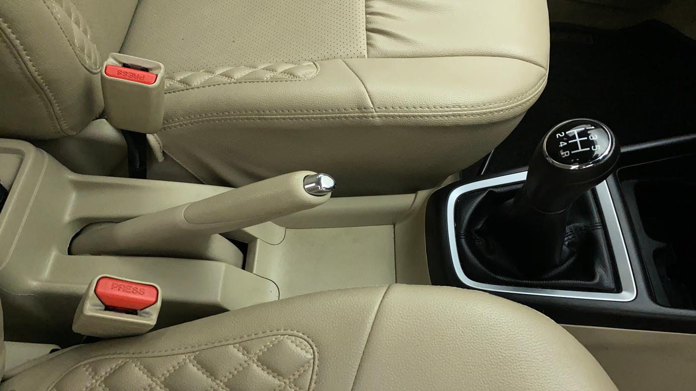 2020 Maruti Dzire VXI, Petrol, Manual, 38,073 km, Gear Lever
