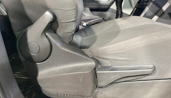 2022 Skoda KUSHAQ ACTIVE 1.0L TSI MT, Petrol, Manual, 28,643 km, Driver Side Adjustment Panel