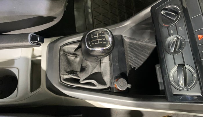 2022 Skoda KUSHAQ ACTIVE 1.0L TSI MT, Petrol, Manual, 28,643 km, Gear Lever