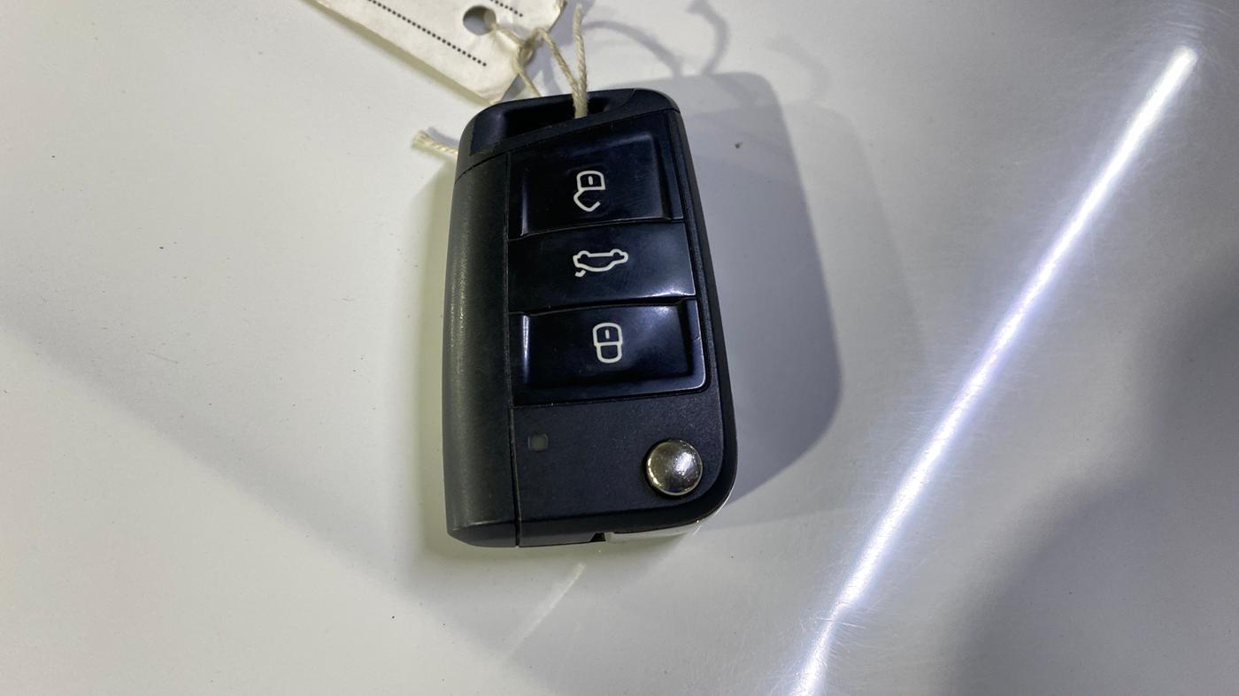 2022 Skoda KUSHAQ ACTIVE 1.0L TSI MT, Petrol, Manual, 28,539 km, Key Close Up