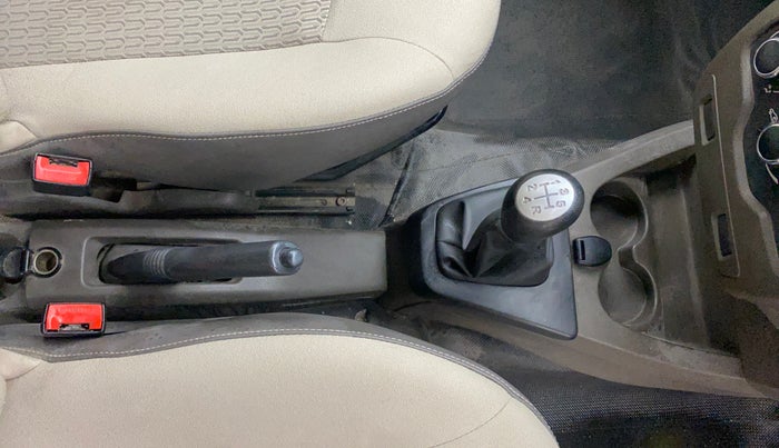 2015 Renault Lodgy 85 PS RXL, Diesel, Manual, 88,555 km, Gear Lever