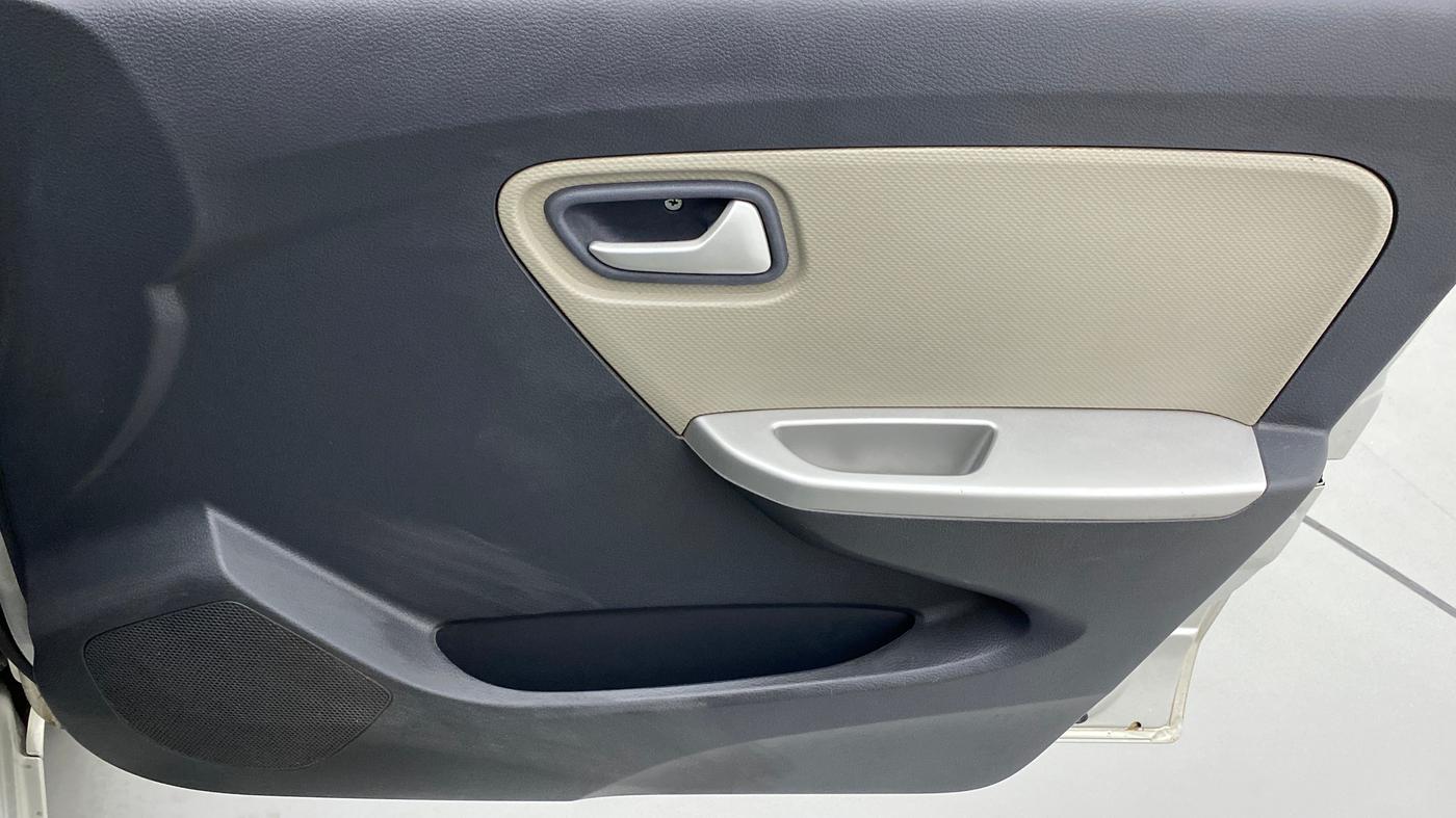 2019 Maruti Alto K10 VXI (O), Petrol, Manual, 30,899 km, Driver Side Door Panels Control