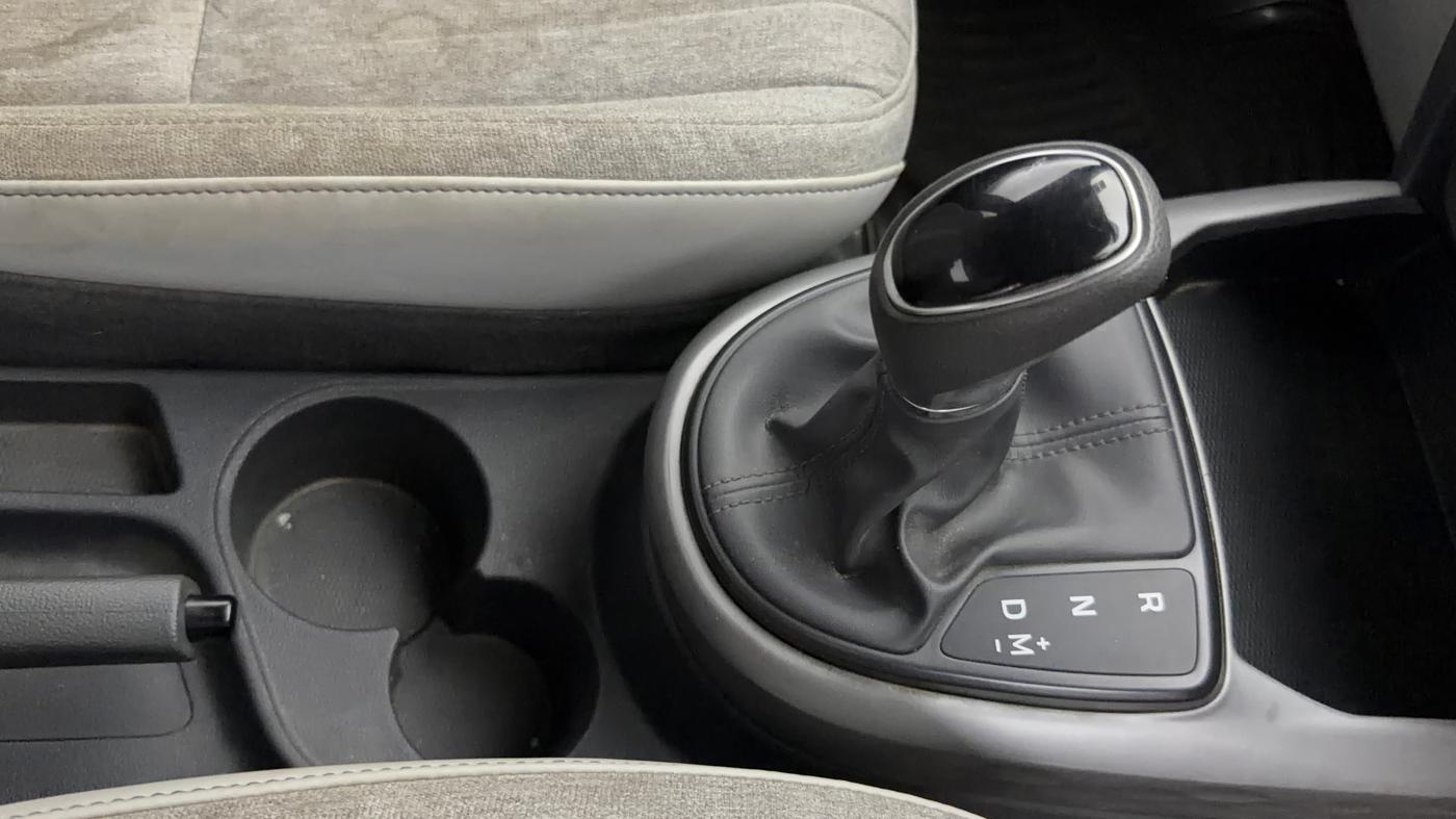 2020 Hyundai GRAND I10 NIOS SPORTZ AMT 1.2 KAPPA VTVT, Petrol, Automatic, 29,994 km, Gear Lever