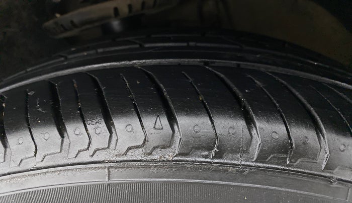 2018 Volkswagen Ameo HIGHLINE1.2L PLUS 16 ALLOY, Petrol, Manual, 42,787 km, Left Front Tyre Tread