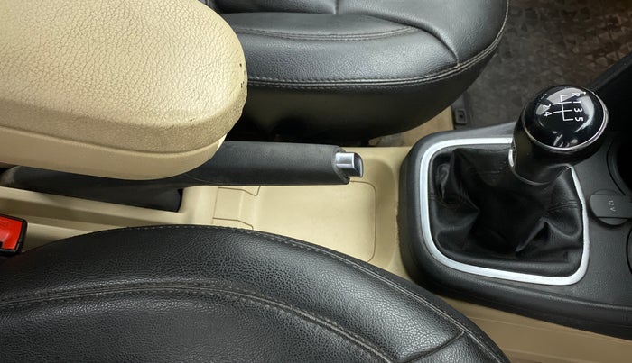 2018 Volkswagen Ameo HIGHLINE1.2L PLUS 16 ALLOY, Petrol, Manual, 42,787 km, Gear Lever