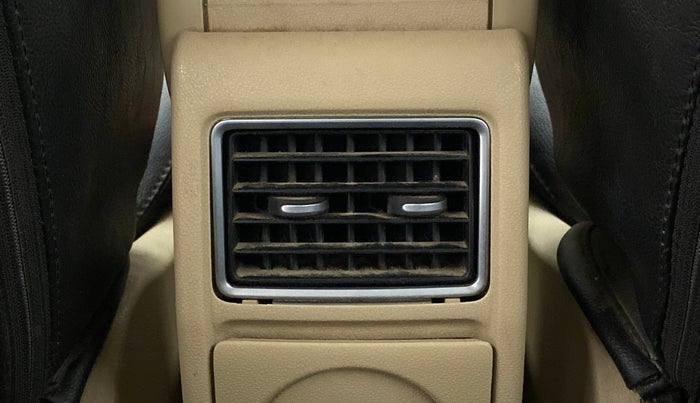 2018 Volkswagen Ameo HIGHLINE1.2L PLUS 16 ALLOY, Petrol, Manual, 42,787 km, Rear AC Vents