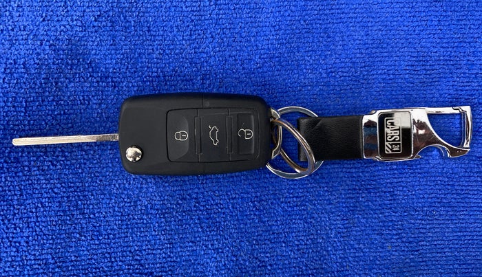 2018 Volkswagen Ameo HIGHLINE1.2L PLUS 16 ALLOY, Petrol, Manual, 42,787 km, Key Close Up