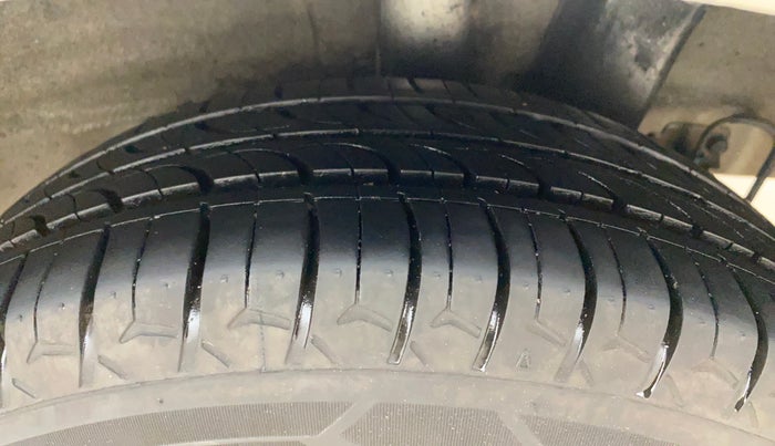 2014 Hyundai Grand i10 SPORTZ AT 1.2 KAPPA VTVT, Petrol, Automatic, 1,12,842 km, Left Rear Tyre Tread