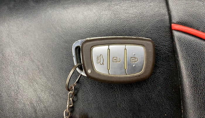 2014 Hyundai Grand i10 SPORTZ AT 1.2 KAPPA VTVT, Petrol, Automatic, 1,12,842 km, Key Close Up