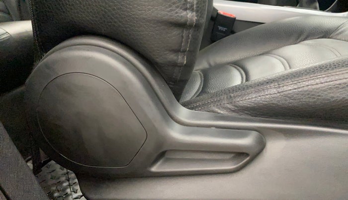 2020 Tata NEXON XM SUNROOF PETROL, Petrol, Manual, 46,889 km, Driver Side Adjustment Panel