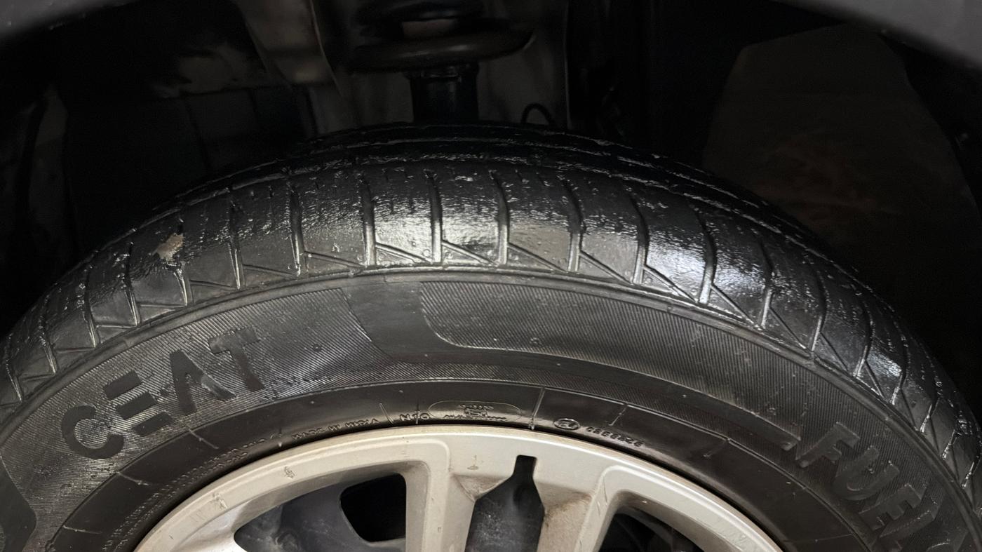 2020 Renault TRIBER RXT, Petrol, Manual, 28,774 km, Left Front Tyre Tread