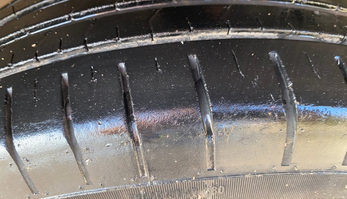 2019 Hyundai Elite i20 MAGNA PLUS 1.2, Petrol, Manual, 66,231 km, Left Front Tyre Tread