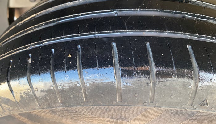 2019 Hyundai Elite i20 MAGNA PLUS 1.2, Petrol, Manual, 66,231 km, Right Rear Tyre Tread