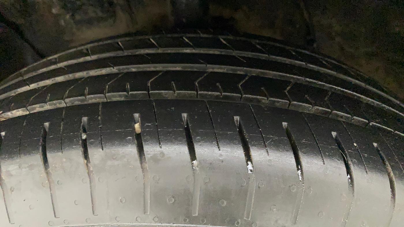2022 Hyundai Creta S PLUS KNIGHT 1.5 PETROL, Petrol, Manual, 22,463 km, Left Front Tyre Tread