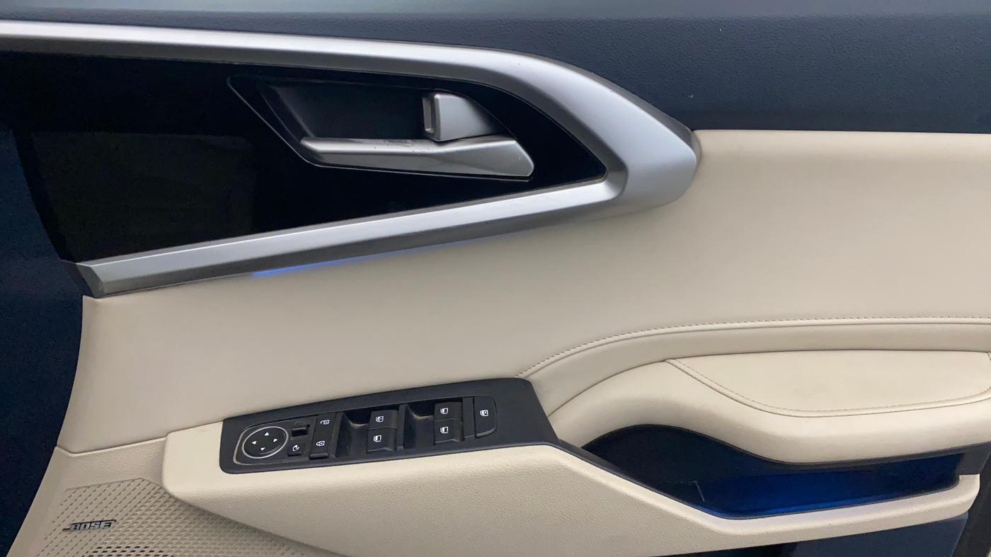 2023 KIA CARENS LUXURY PLUS 1.5 PETROL DCT 7 STR, Petrol, Automatic, 37,058 km, Driver Side Door Panels Control