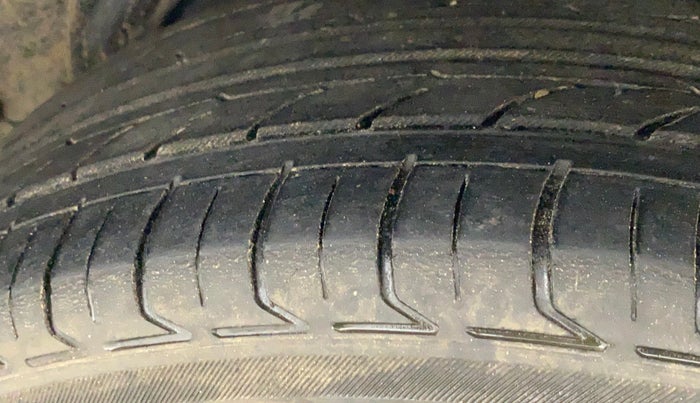 2019 Hyundai Verna 1.6 VTVT SX, CNG, Manual, 75,753 km, Left Rear Tyre Tread
