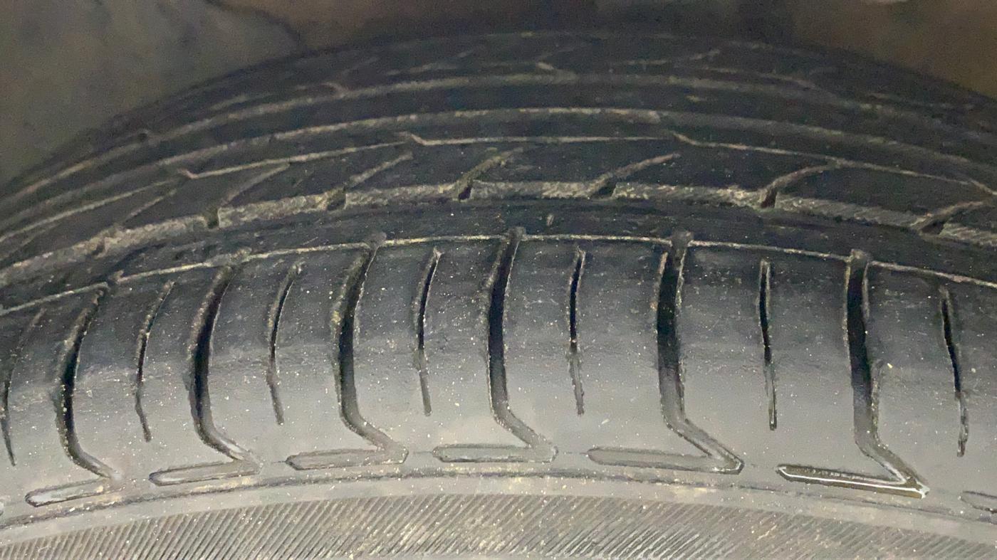 2019 Hyundai Verna 1.6 VTVT SX, CNG, Manual, 75,753 km, Left Front Tyre Tread
