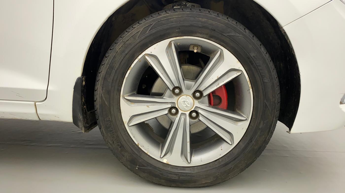 2019 Hyundai Verna 1.6 VTVT SX, CNG, Manual, 75,753 km, Right Front Wheel