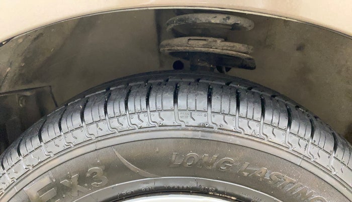 2013 Maruti Ritz VXI, Petrol, Manual, 74,969 km, Left Front Tyre Tread