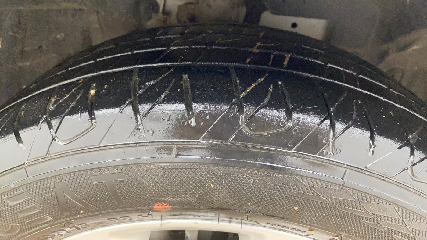 2020 Ford Ecosport TITANIUM 1.5L DIESEL, Diesel, Manual, 1,07,784 km, Right Front Tyre Tread