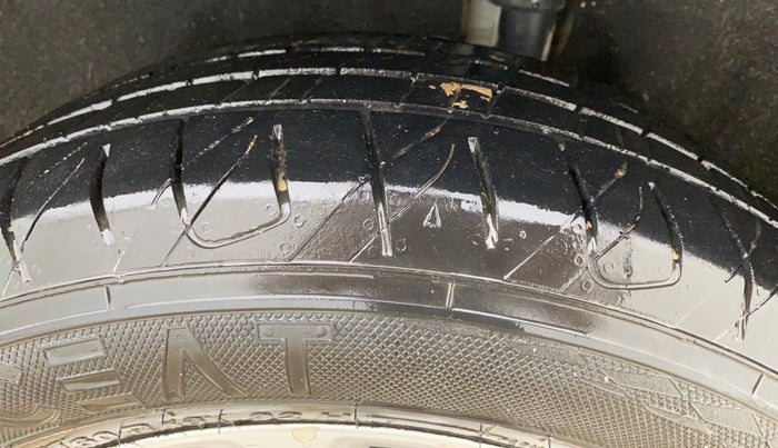 2020 Ford Ecosport TITANIUM 1.5L DIESEL, Diesel, Manual, 1,07,733 km, Left Rear Tyre Tread