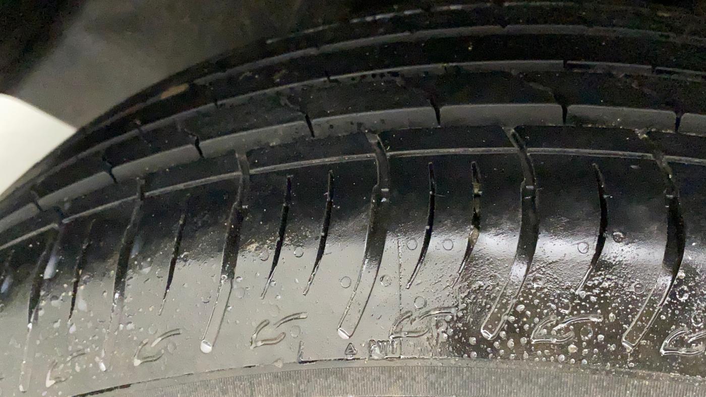 2022 Maruti BREZZA ZXI SMART HYBRID , Petrol, Manual, 3,636 km, Right Rear Tyre Tread