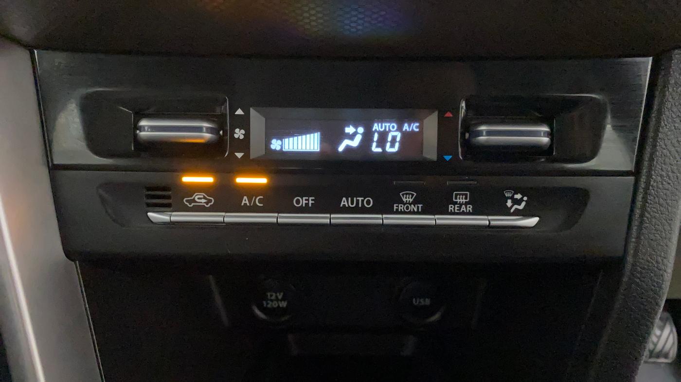 2022 Maruti BREZZA ZXI SMART HYBRID , Petrol, Manual, 3,636 km, Automatic Climate Control