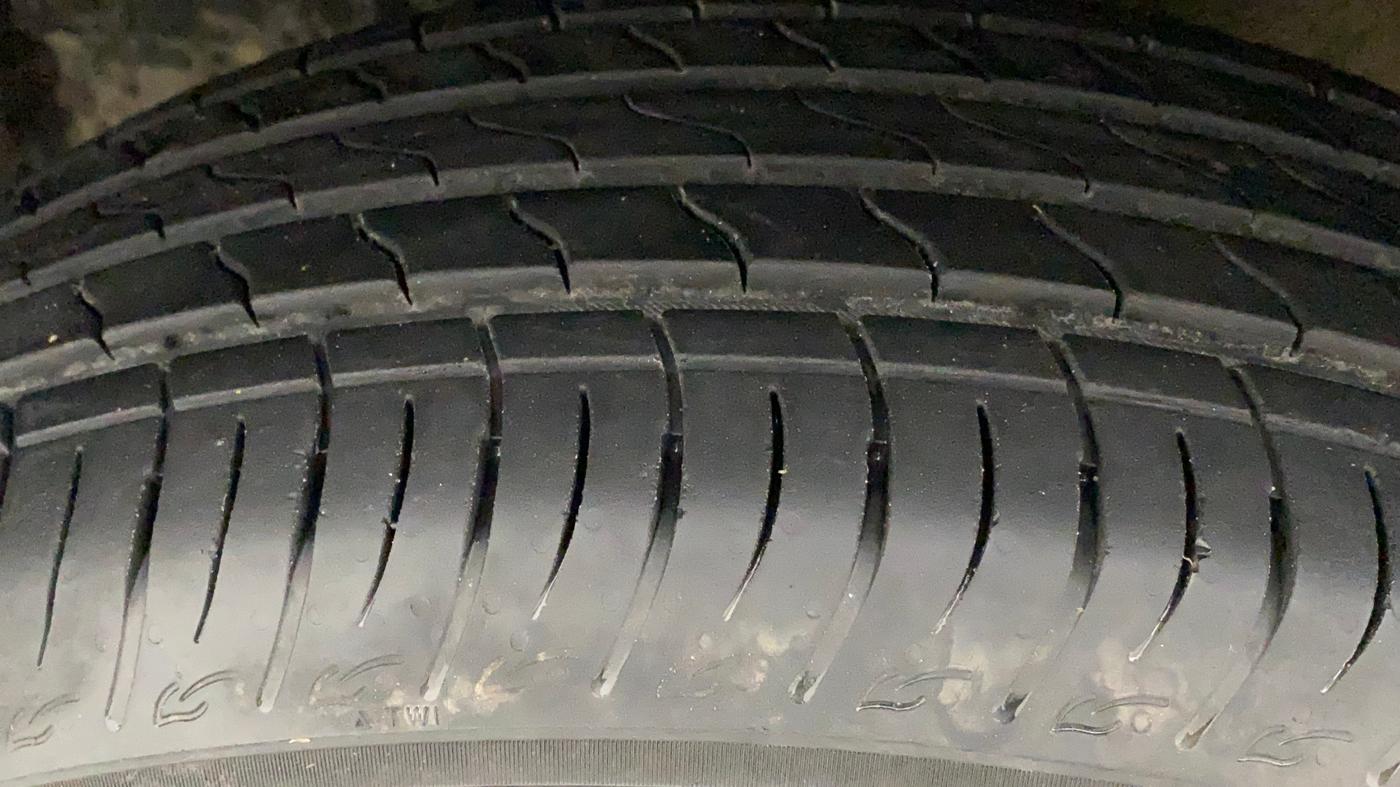 2022 Maruti BREZZA ZXI SMART HYBRID , Petrol, Manual, 3,636 km, Left Front Tyre Tread