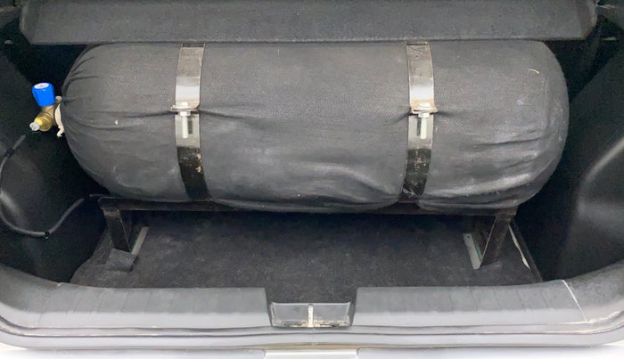 2017 Maruti Baleno DELTA PETROL 1.2, CNG, Manual, 61,623 km, Boot Inside