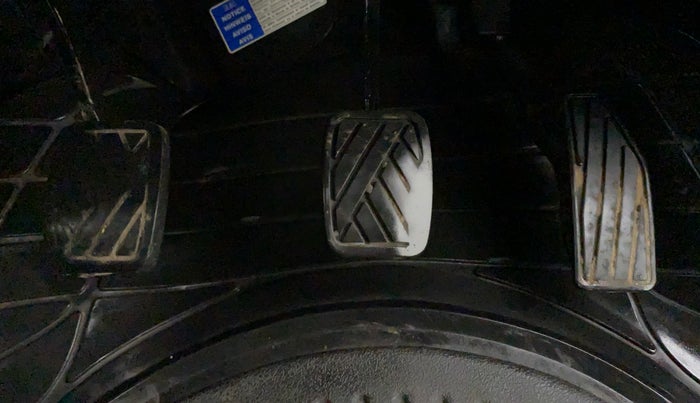 2017 Maruti Baleno DELTA PETROL 1.2, CNG, Manual, 61,623 km, Pedals