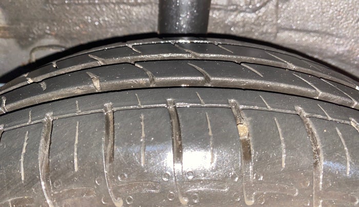 2017 Hyundai Grand i10 SPORTZ (O) AT 1.2 KAPPA VTVT, Petrol, Automatic, 77,839 km, Right Rear Tyre Tread