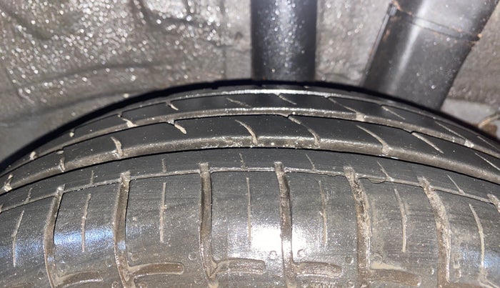 2017 Hyundai Grand i10 SPORTZ (O) AT 1.2 KAPPA VTVT, Petrol, Automatic, 77,839 km, Left Rear Tyre Tread