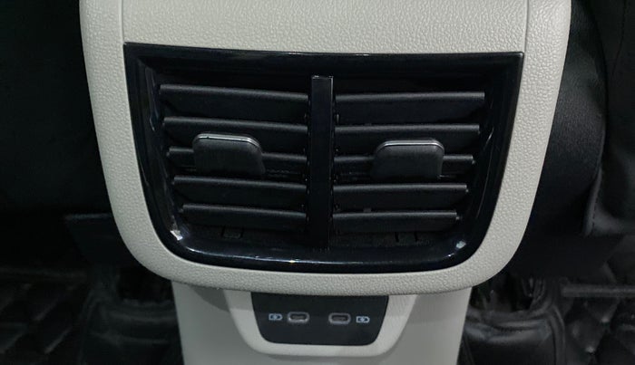 2022 Volkswagen TAIGUN TOPLINE  1.0 TSI AT, Petrol, Automatic, 8,456 km, Rear AC Vents