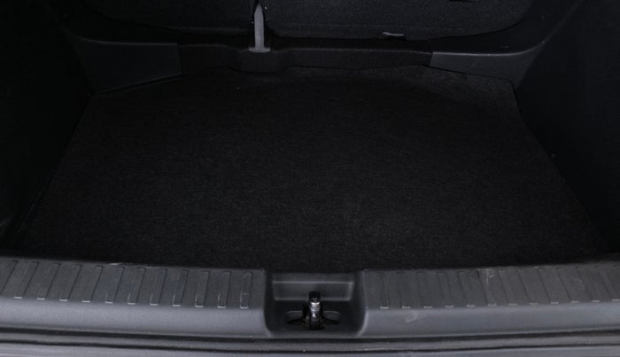 2022 Volkswagen TAIGUN TOPLINE  1.0 TSI AT, Petrol, Automatic, 8,456 km, Boot Inside