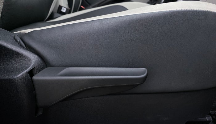 2022 Volkswagen TAIGUN TOPLINE  1.0 TSI AT, Petrol, Automatic, 8,456 km, Driver Side Adjustment Panel