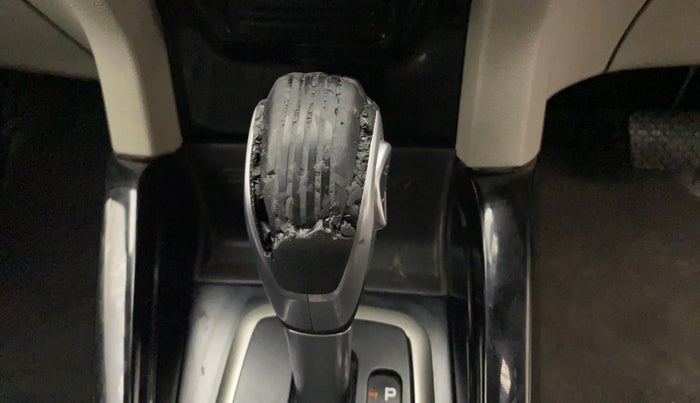 2016 Ford Ecosport TITANIUM 1.5L PETROL AT, Petrol, Automatic, 51,040 km, Gear lever - Knob cover torn