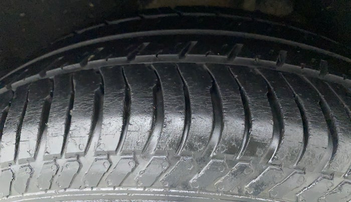 2016 Ford Ecosport TITANIUM 1.5L PETROL AT, Petrol, Automatic, 51,040 km, Left Rear Tyre Tread