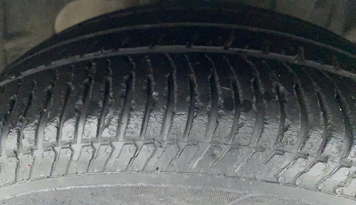 2016 Ford Ecosport TITANIUM 1.5L PETROL AT, Petrol, Automatic, 51,040 km, Right Front Tyre Tread