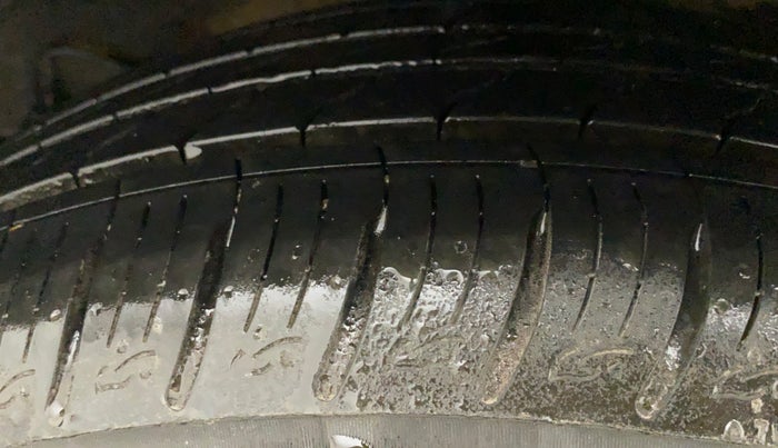 2023 KIA SONET GTX PLUS 1.0 IMT, Petrol, Manual, 4,895 km, Right Rear Tyre Tread