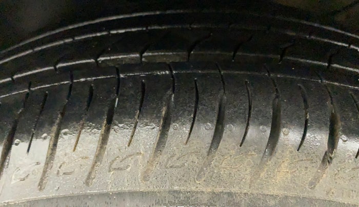 2023 KIA SONET GTX PLUS 1.0 IMT, Petrol, Manual, 4,895 km, Left Front Tyre Tread