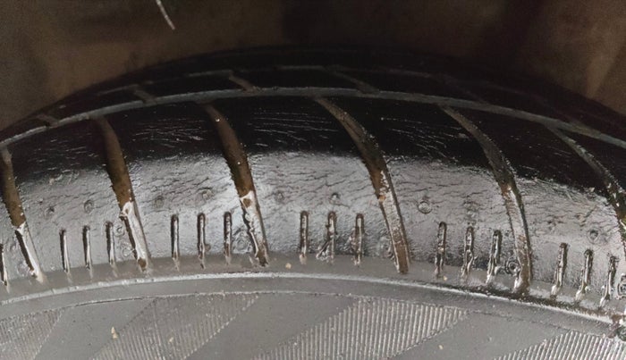 2017 Maruti Celerio ZXI AMT, CNG, Automatic, 98,088 km, Left Rear Tyre Tread