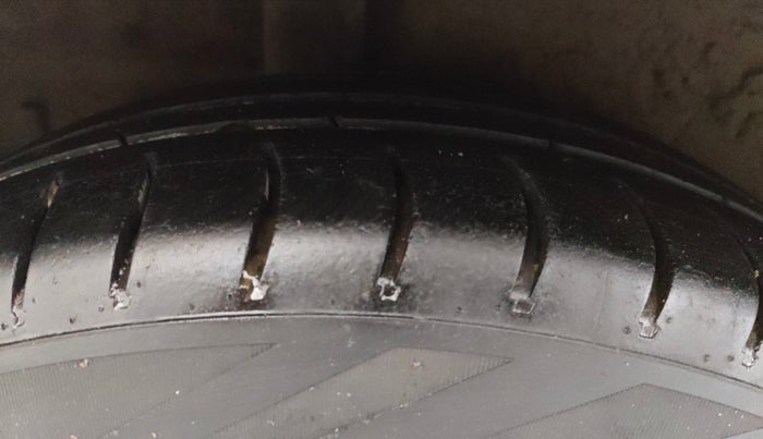 2017 Maruti Celerio ZXI AMT, CNG, Automatic, 98,088 km, Right Rear Tyre Tread